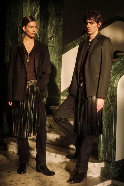 Look 19